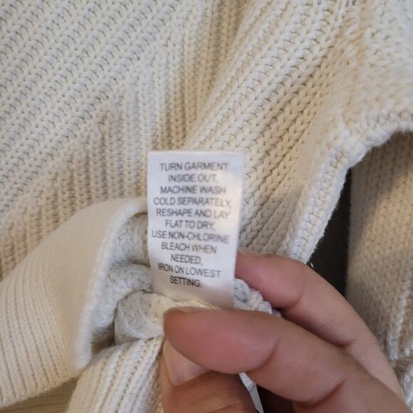 Kendall & Kylie Oversize Cropped Sweater Women's S‎ White Ribbed Knit Round Neck - Picture 7 of 7